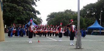 Kostum/Seragam Drum Band Menambah Serasi Penampilan.